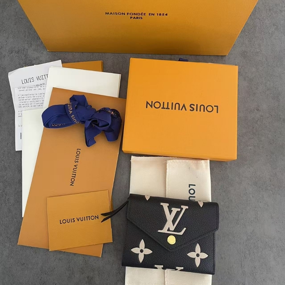 Louis Vuitton Victorine Wallet - Picture 11 of 11